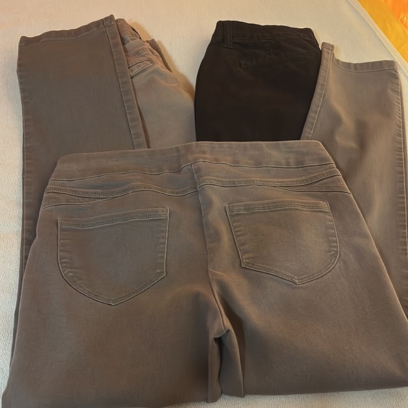 St. John’s Bay (2) and Liz Claiborne (1) Pants - Picture 10 of 11